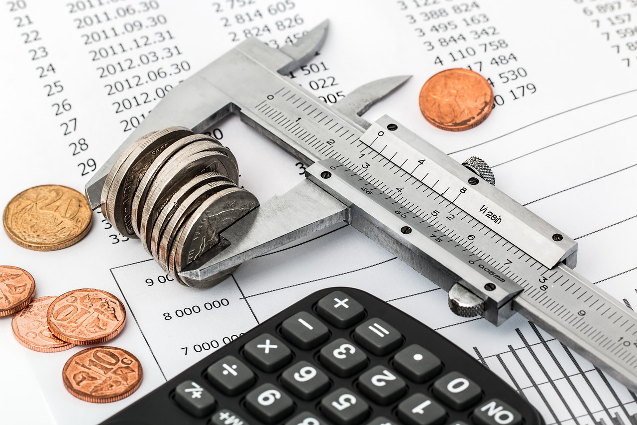 Free, https://pixabay.com/de/photos/ersparnisse-budget-anlage-geld-2789112/ 